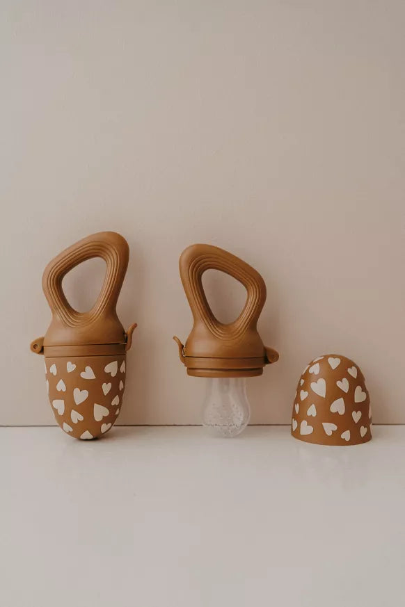 Tétine grignoteuse pour bébé - Coloris Fall in Love camel
