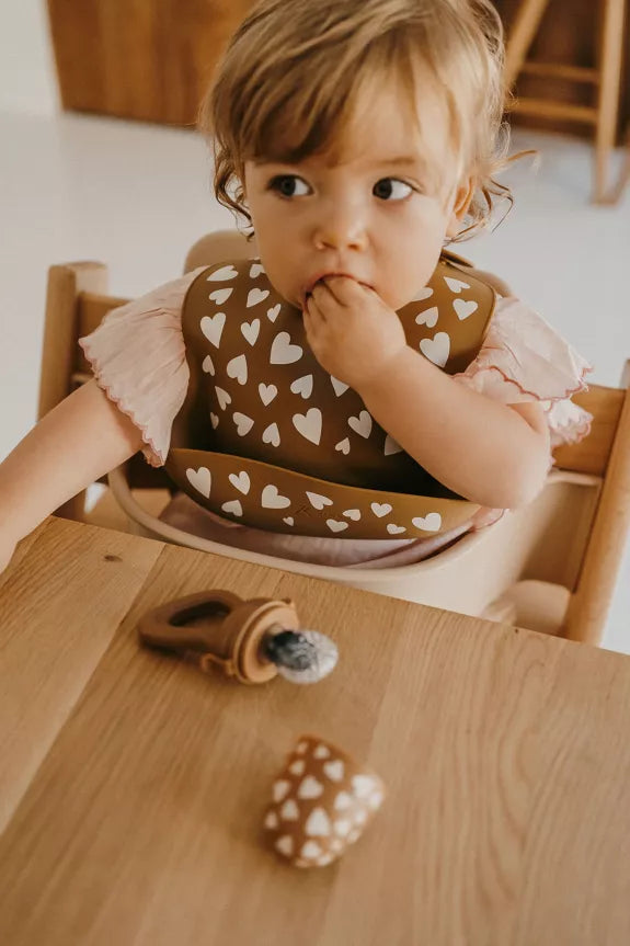 Tétine grignoteuse pour bébé - Coloris Fall in Love camel