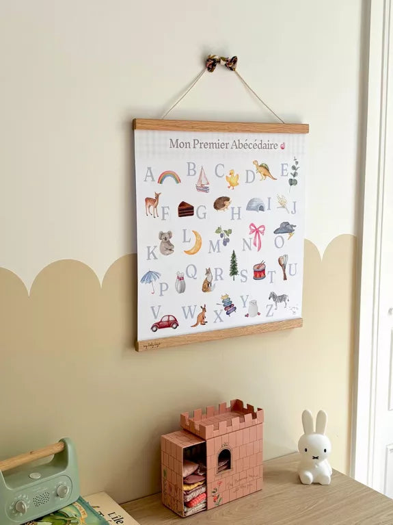 Coffret complet Mon Premier Abécédaire (Affiche + Porte-Affiche magnétique en chêne)