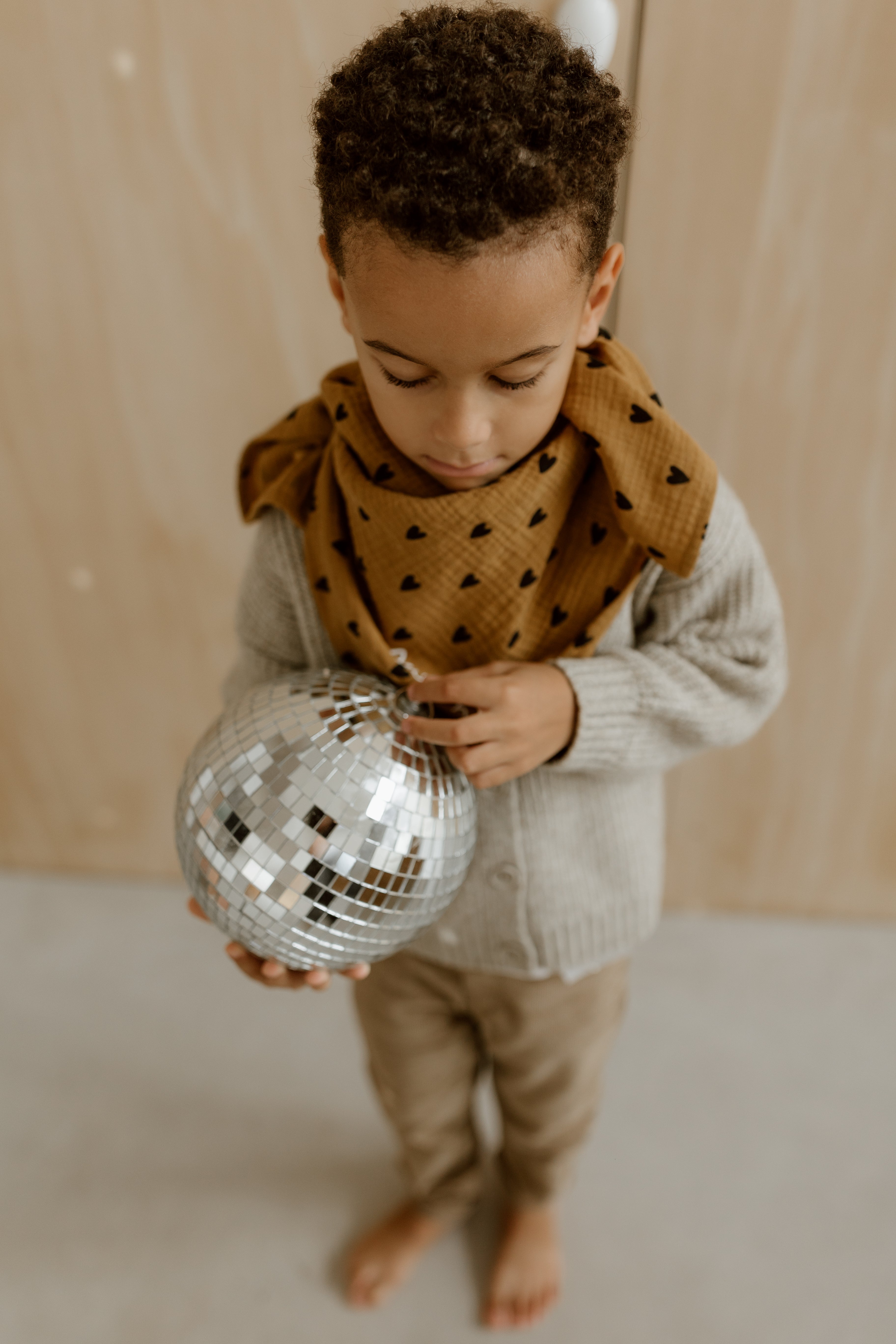 Foulard - Gaze beige cœurs noirs