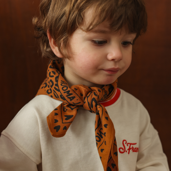 Foulard léopard 55cm fond marron / motif noir